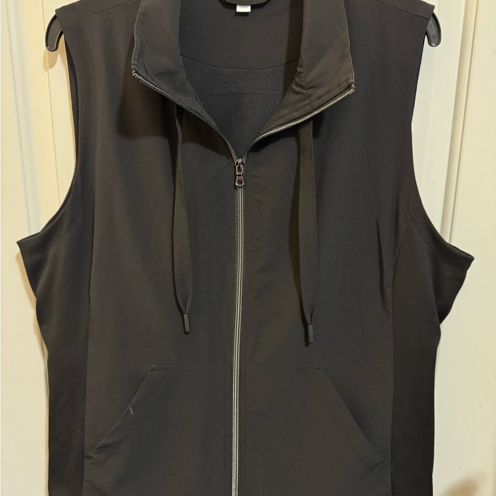 Chico’s Zenergy Black Sleeveless Zip-Up Vest